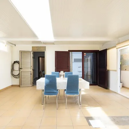 Eden Melicoton Scape Apartment *